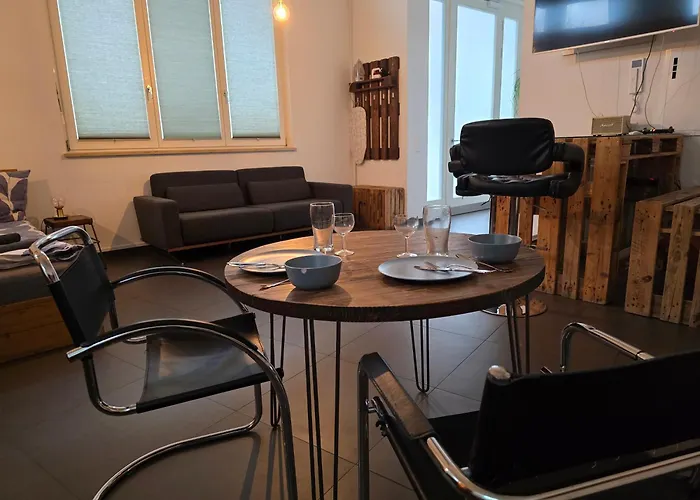 Luftiges Upcycling Studio Im Eg - Zentral