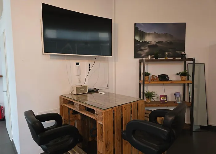 Luftiges Upcycling Studio Im Eg - Zentral